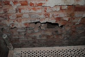 Beispiel eines Schadens am Innen-Mauerwerk